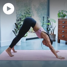 Cours de yoga avec Sienna : se réveiller en douceur image